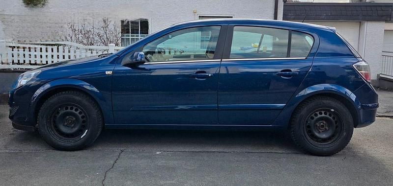 Gebraucht Opel Astra Selection 90 PS (66 kW) 2009 Blau Limousine