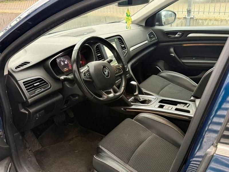 Gebraucht Renault Mégane GrandTour Bose Edition 140 PS (102 kW) 2019 Blau (original) Kombi
