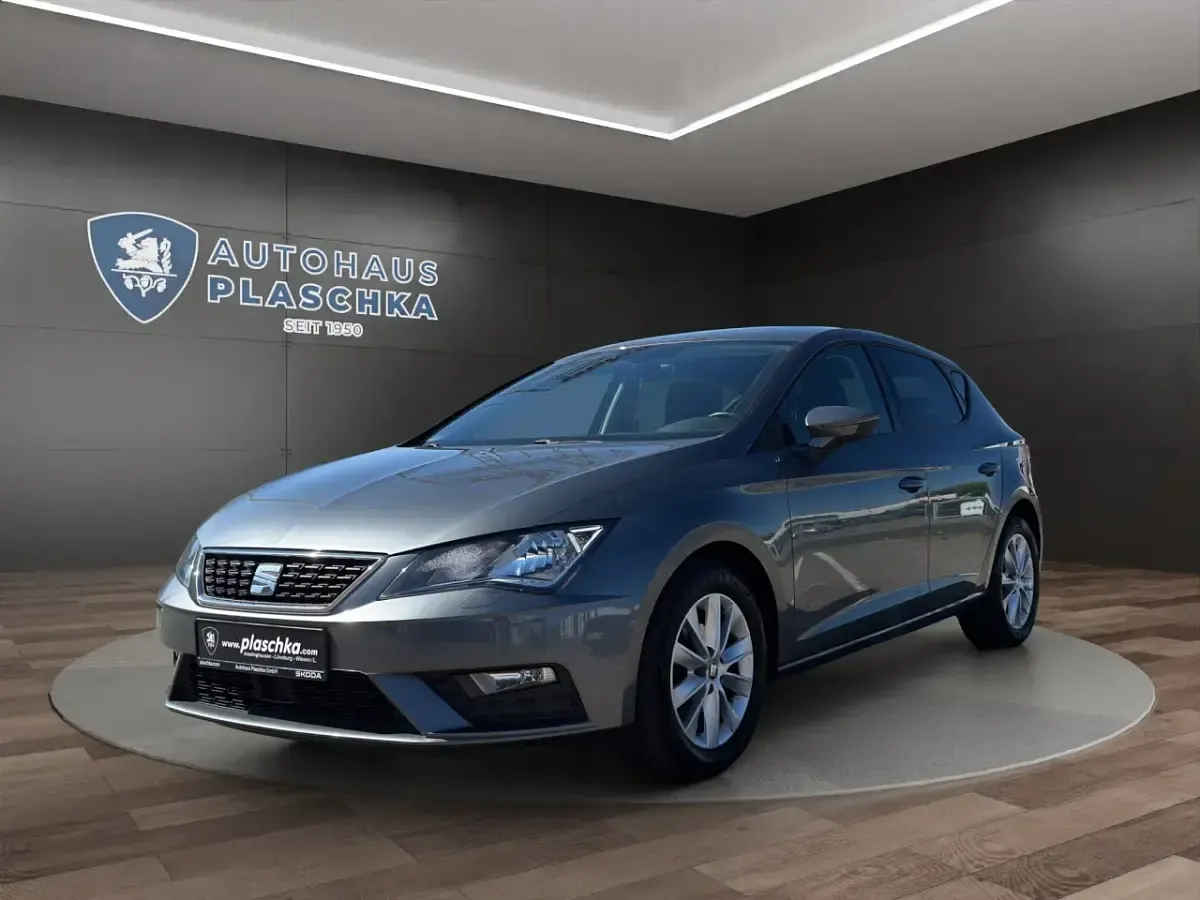 Second-hand Seat Leon Style 110 CP (80 kW) 2018 Gri Berlinǎ