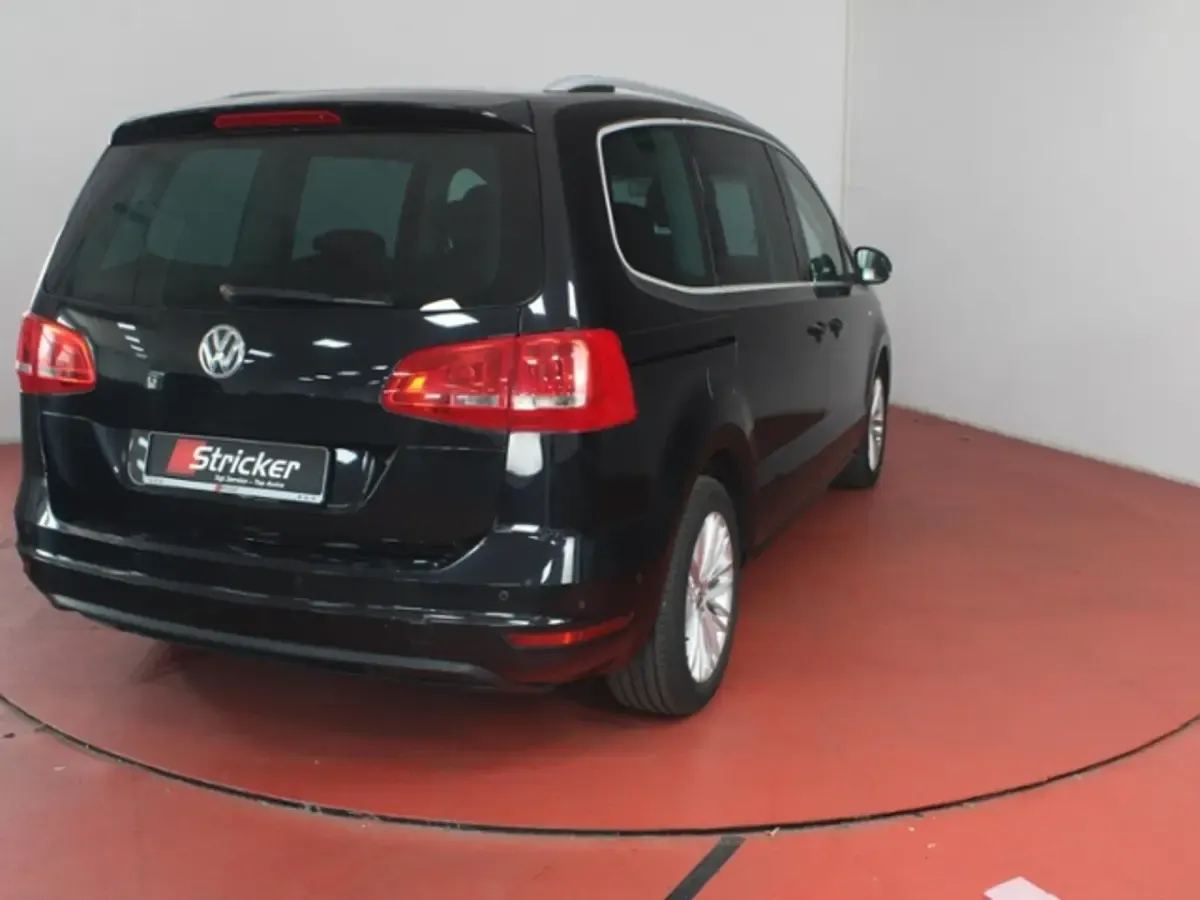 Gebraucht VW Sharan Comfortline 177 PS (130 kW) 2014 Van / Kleinbus