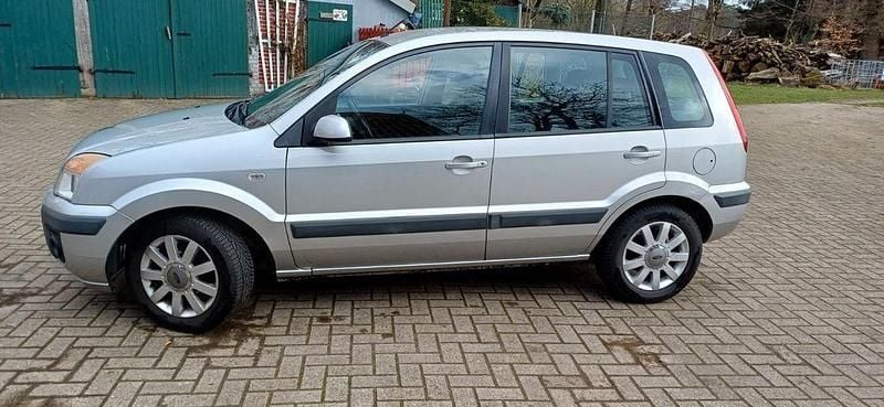 Gebraucht Ford Fusion 80 PS (58 kW) 2009 Silber Kleinwagen