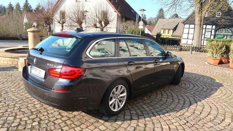 Gebraucht BMW 530 258 PS (189 kW) 2011 Grau Kombi