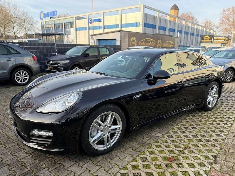 Second-hand Porsche Panamera 250 CP (183 kW) 2012 Negru Hatchback