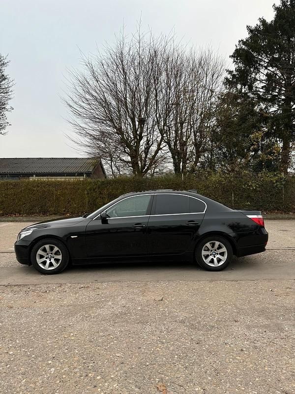 Second-hand BMW 525 218 CP (160 kW) 2005 Negru Berlinǎ