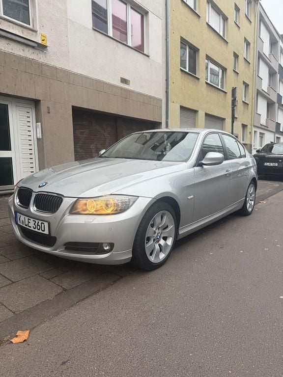 Silber Gebraucht 2008 BMW 325 Limousine | 5.700 € (Fairer Preis) - Bild 1/4