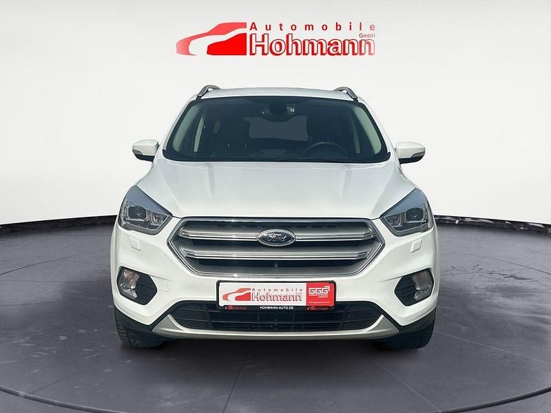 Gebraucht Ford Kuga Titanium 150 PS (110 kW) 2019 Weiß SUV