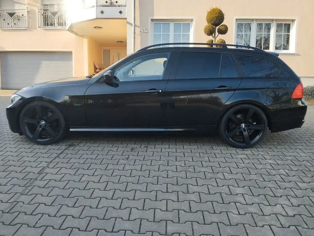 Gebraucht BMW 318 Comfort Edition 143 PS (105 kW) 2010 Black sapphire metallic Kombi