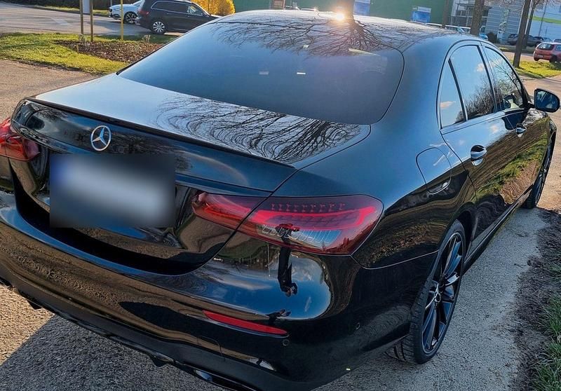 Gebraucht Mercedes E450 Night 367 PS (269 kW) 2023 Schwarz Limousine