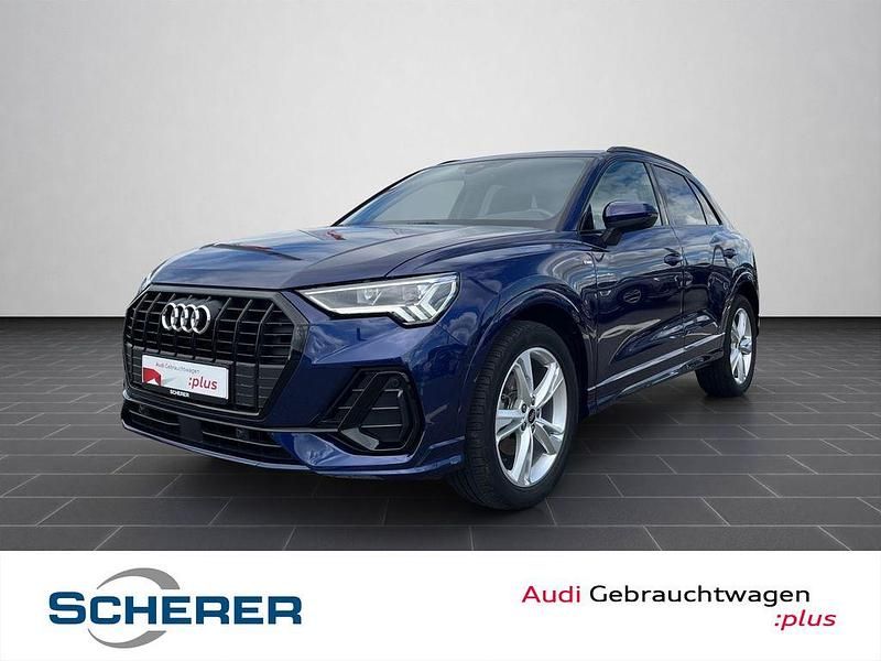 Blau (metallic) Gebraucht 2022 Audi Q3 Ambiente SUV | 32.290 € (Guter Preis) - Bild 1/4