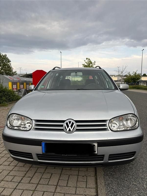 Silber Gebraucht 2001 VW Golf IV Kombi | 2.199 € (Etwas zu teuer) - Bild 1/4