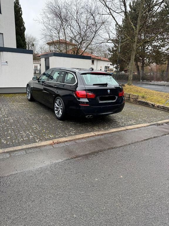 Gebraucht BMW 523 204 PS (150 kW) 2011 Schwarz Kombi