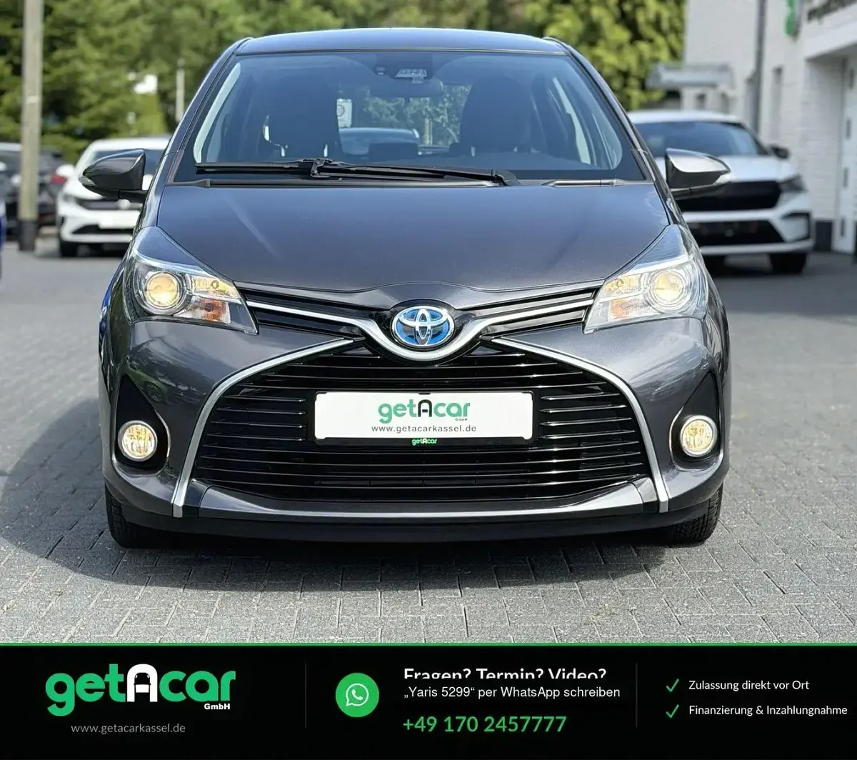 Gebraucht Toyota Yaris Hybrid Touch 75 PS (55 kW) 2017 Grau Kleinwagen