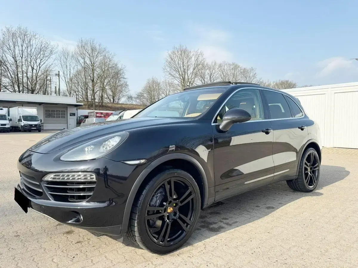 Używany Porsche Cayenne 245 KM (180 kW) 2011 Czarny SUV