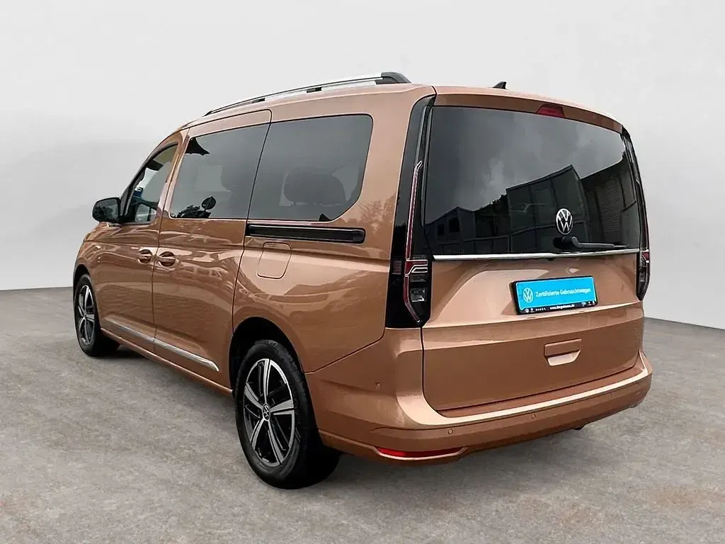 Używany VW Caddy Maxi Style 114 KM (83 kW) 2023 Brązowy Minivan