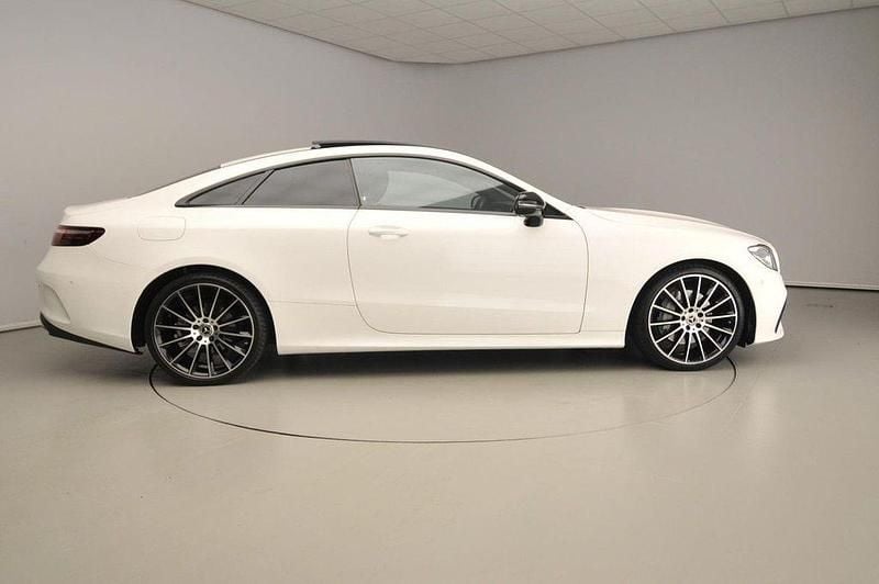 Gebraucht Mercedes E200 AMG line 197 PS (144 kW) 2021 Weiß Coupé