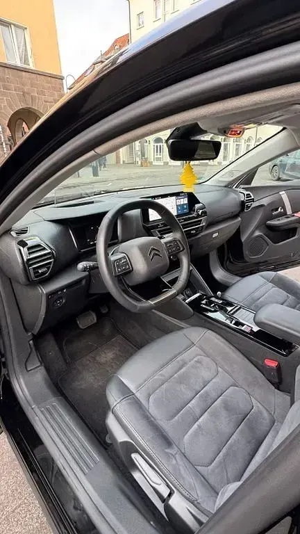 Gebraucht Citroën C4 PureTech 131 PS (96 kW) 2024 Schwarz SUV