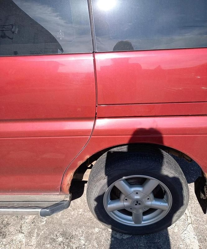 Occasion Mitsubishi Space Gear 113 ch (83 kW) 2000 Rouge Monospace