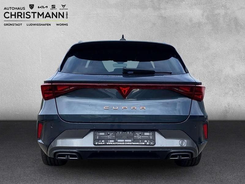 Neu Cupra Leon 150 PS (110 kW) 2025 Magnetic grau Kombi