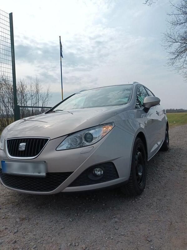 Beige Gebraucht 2011 Seat Ibiza ST Sport Kombi | 6.300 € (Teuer) - Bild 1/4