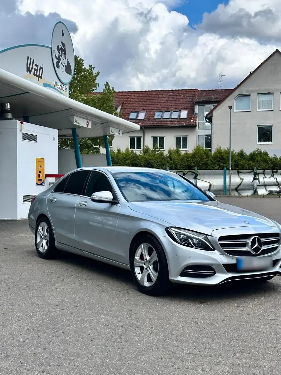 Gebraucht Mercedes C180 156 PS (114 kW) 2015 Silber Limousine