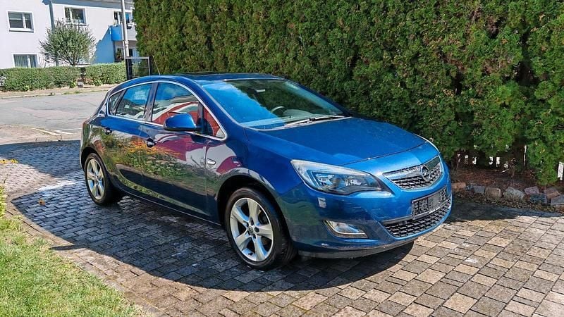 Blau Gebraucht 2010 Opel Astra Limousine | 2.999 € (Superpreis) - Bild 1/4