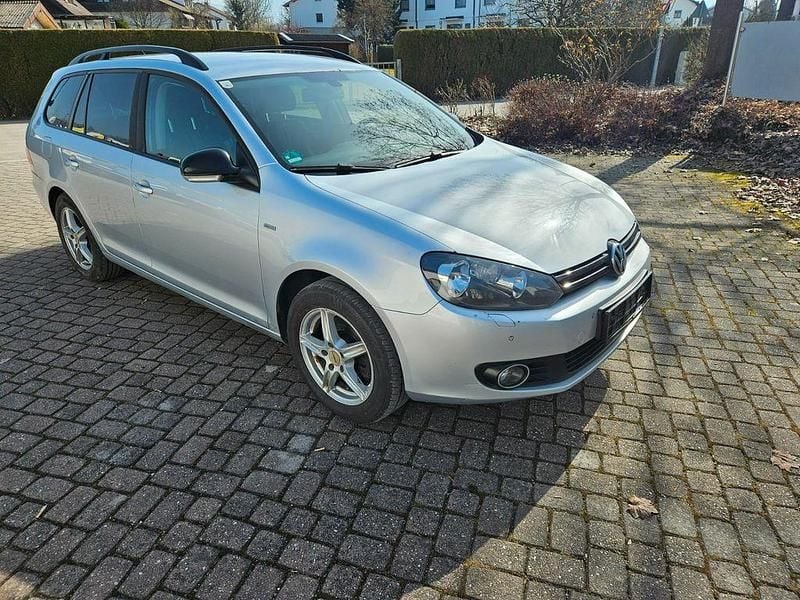 Gebraucht VW Golf VI Match 140 PS (102 kW) 2013 Silber Kleinwagen