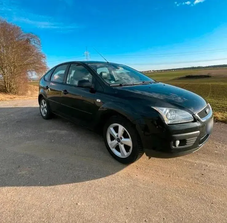 Gebraucht Ford Focus Trend 145 PS (106 kW) 2005 Schwarz Limousine