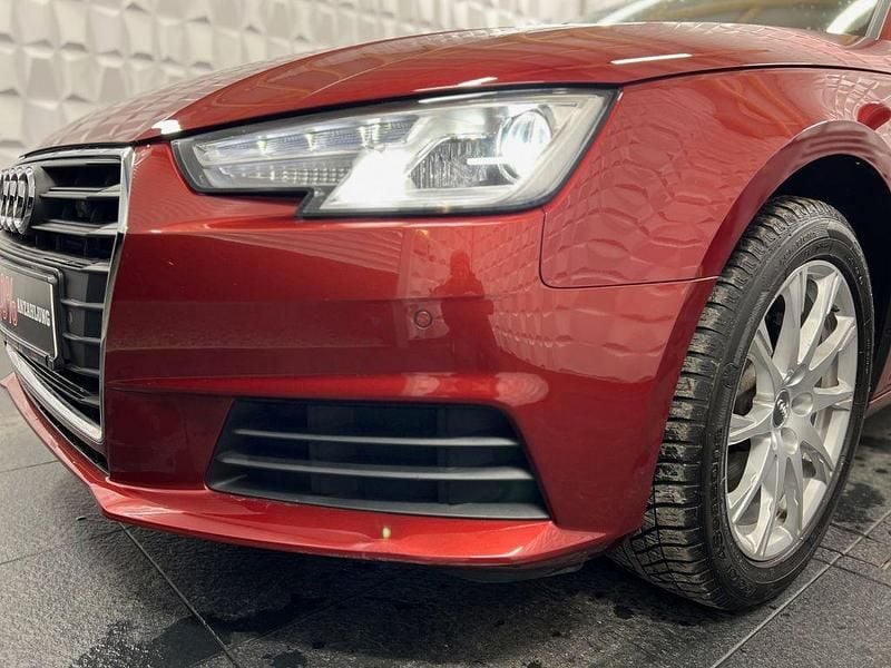 Gebraucht Audi A4 150 PS (110 kW) 2019 Rot Limousine