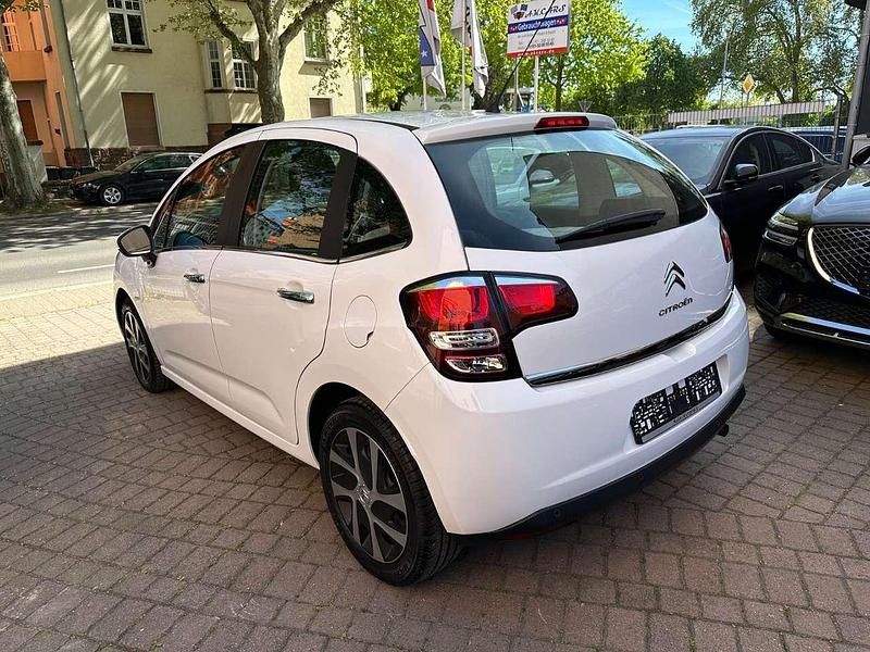 Gebraucht Citroën C3 SELECTION 82 PS (60 kW) 2016 Weiß Limousine