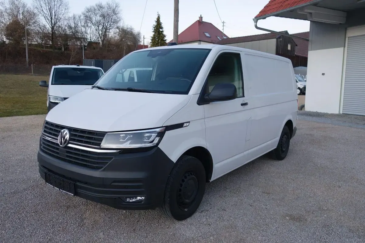 Second-hand VW Transporter 150 CP (110 kW) 2021 Alb Van