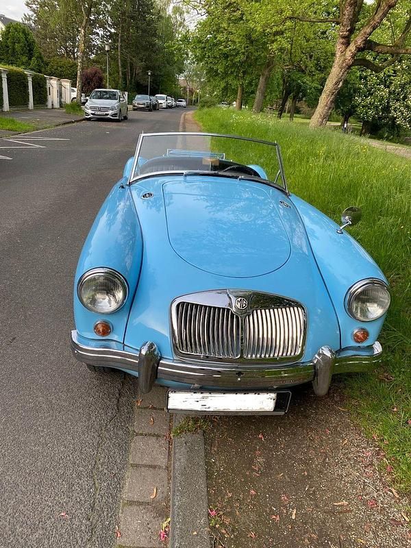 Grün Gebraucht 1958 MG MGA Cabrio | 22.000 € - Bild 1/4