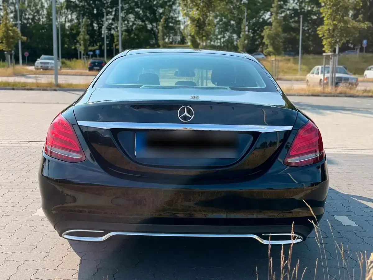 Gebraucht Mercedes C180 AMG 156 PS (114 kW) 2015 Schwarz Limousine