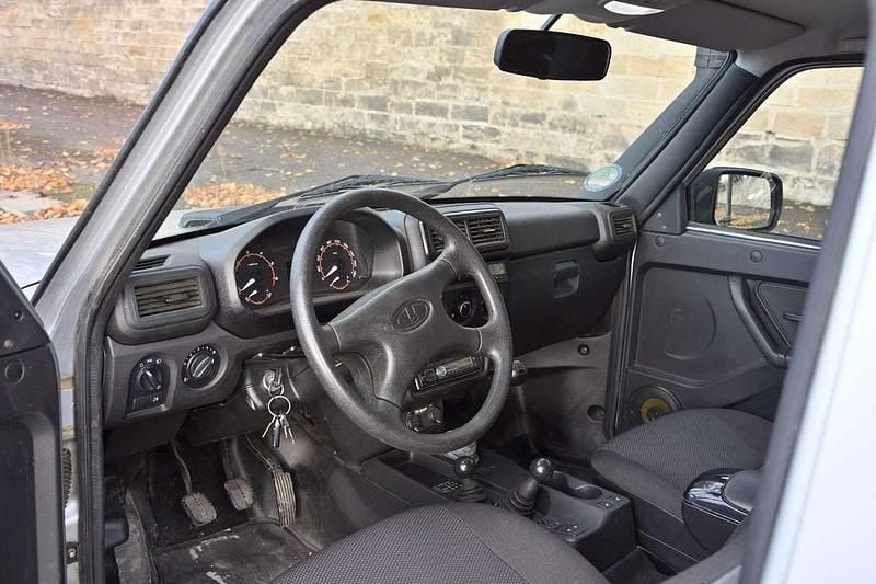 Gebraucht Lada niva 83 PS (61 kW) 2021 Silber SUV