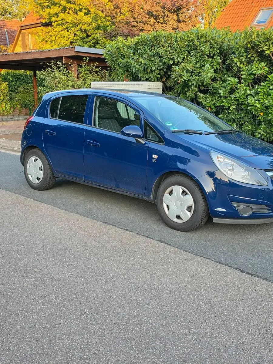 Gebraucht Opel Corsa 70 PS (51 kW) 2010 Blau Kleinwagen