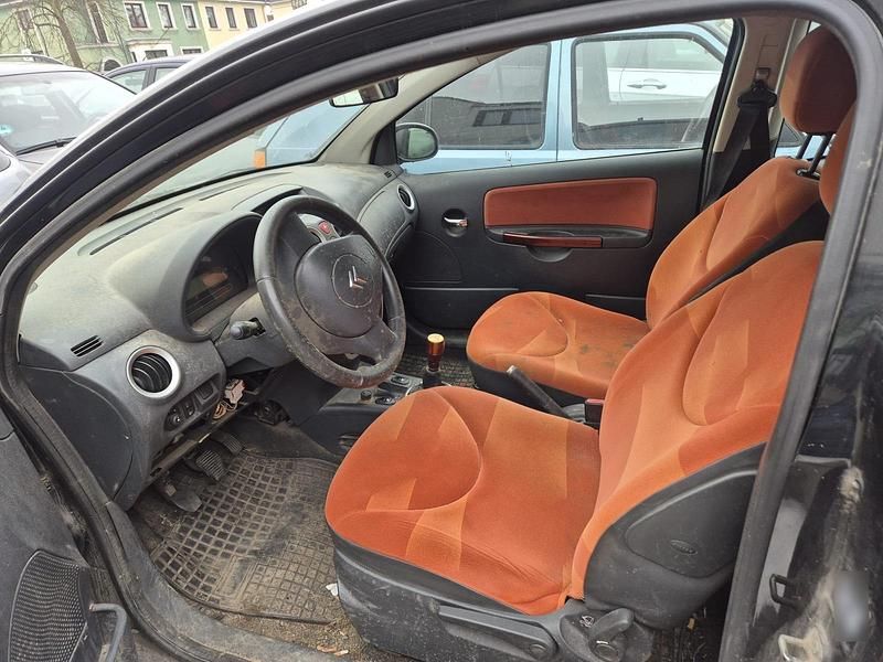 Second-hand Citroën C2 60 CP (44 kW) 2005 Negru Hatchback