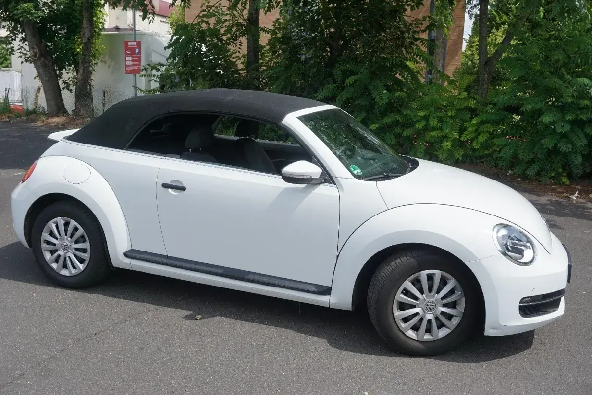 Gebraucht VW Beetle 105 PS (77 kW) 2015 Weiß Kleinwagen
