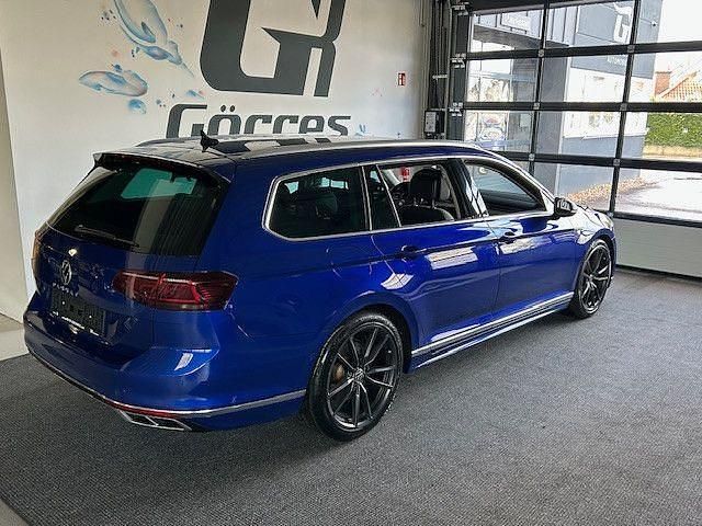 Gebraucht VW Passat Elegance 150 PS (110 kW) 2023 Blau Kombi