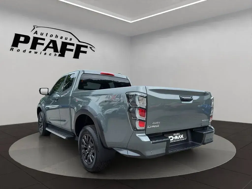 Neu Isuzu D-Max 163 PS (119 kW) 2026 Grün Pickup