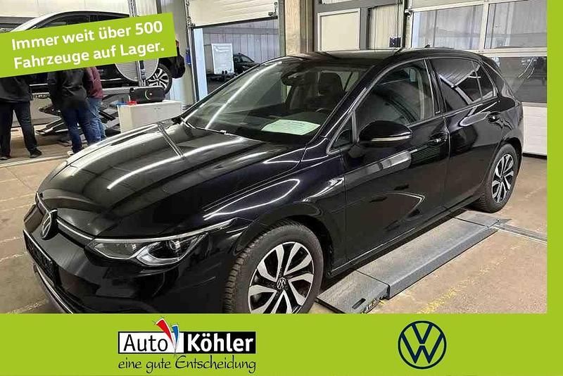 Deep black perleffekt Gebraucht 2022 VW Golf VIII Active | 22.920 € (Fairer Preis) - Bild 1/3
