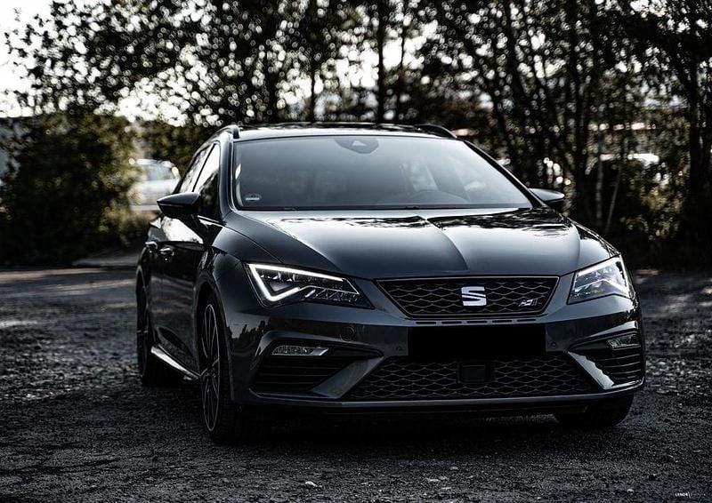 Grau Gebraucht 2018 Cupra Leon Limousine | 22.990 € (Fairer Preis) - Bild 1/4