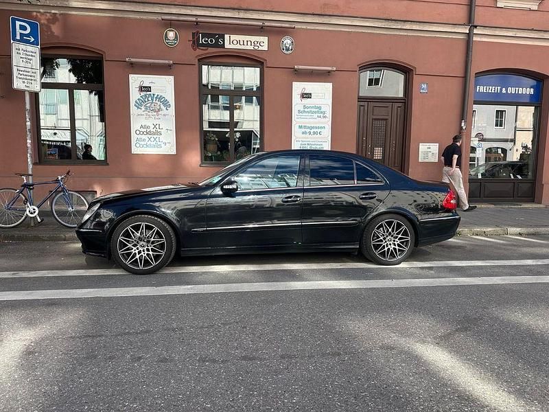 Gebraucht Mercedes E350 Avantgarde 272 PS (200 kW) 2006 Schwarz Limousine