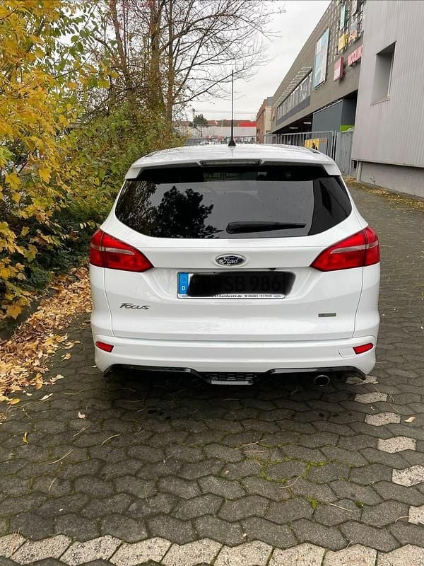 Gebraucht Ford Focus ST-Line 184 PS (135 kW) 2015 Weiß Kombi