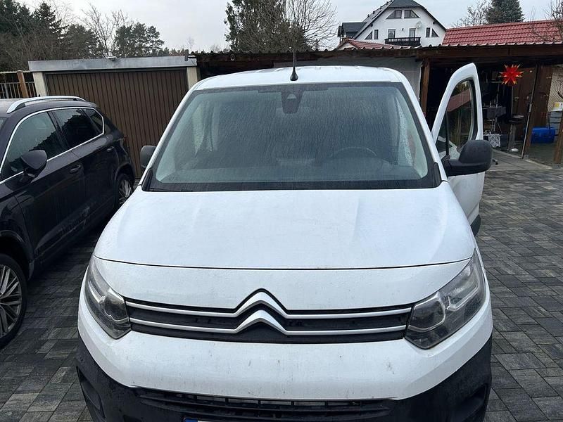 Weiß Gebraucht 2019 Citroën Berlingo Start Van / Kleinbus | 14.400 € (Superpreis) - Bild 1/4