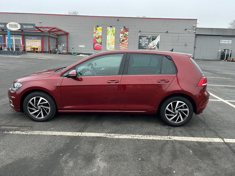 Gebraucht VW Golf VII 2019 Rot Kleinwagen