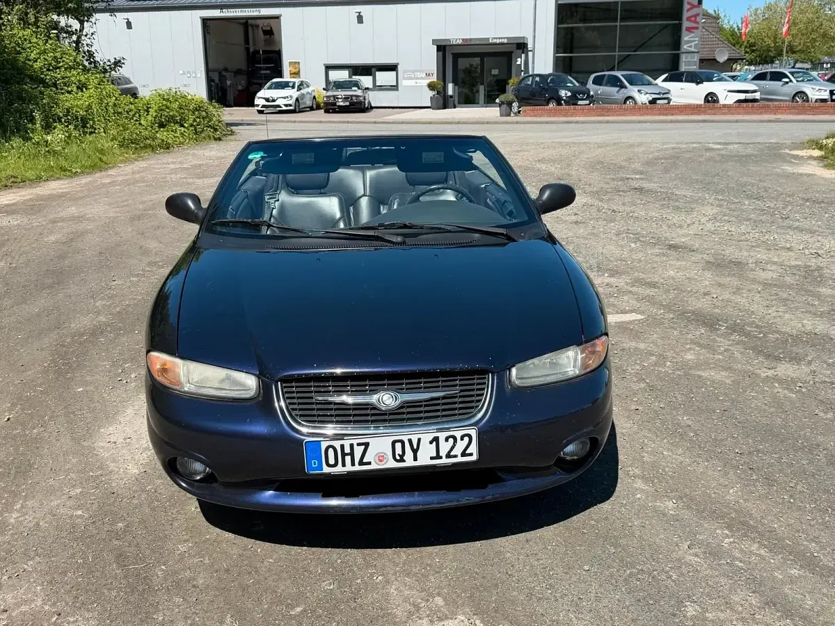 Second-hand Chrysler Stratus 131 CP (96 kW) 2000 Albastru Cabrio