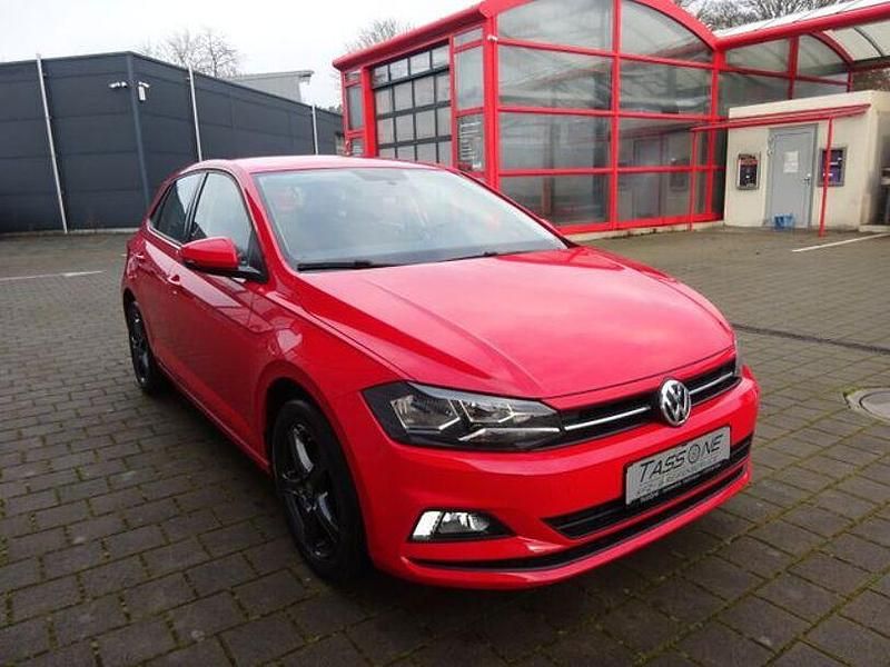 Gebraucht VW Polo Comfortline 100 PS (73 kW) 2018 Rot Limousine