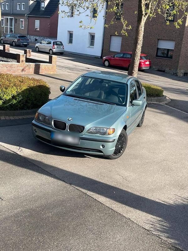 Second-hand BMW 320 150 CP (110 kW) 2004 Andere farben Berlinǎ