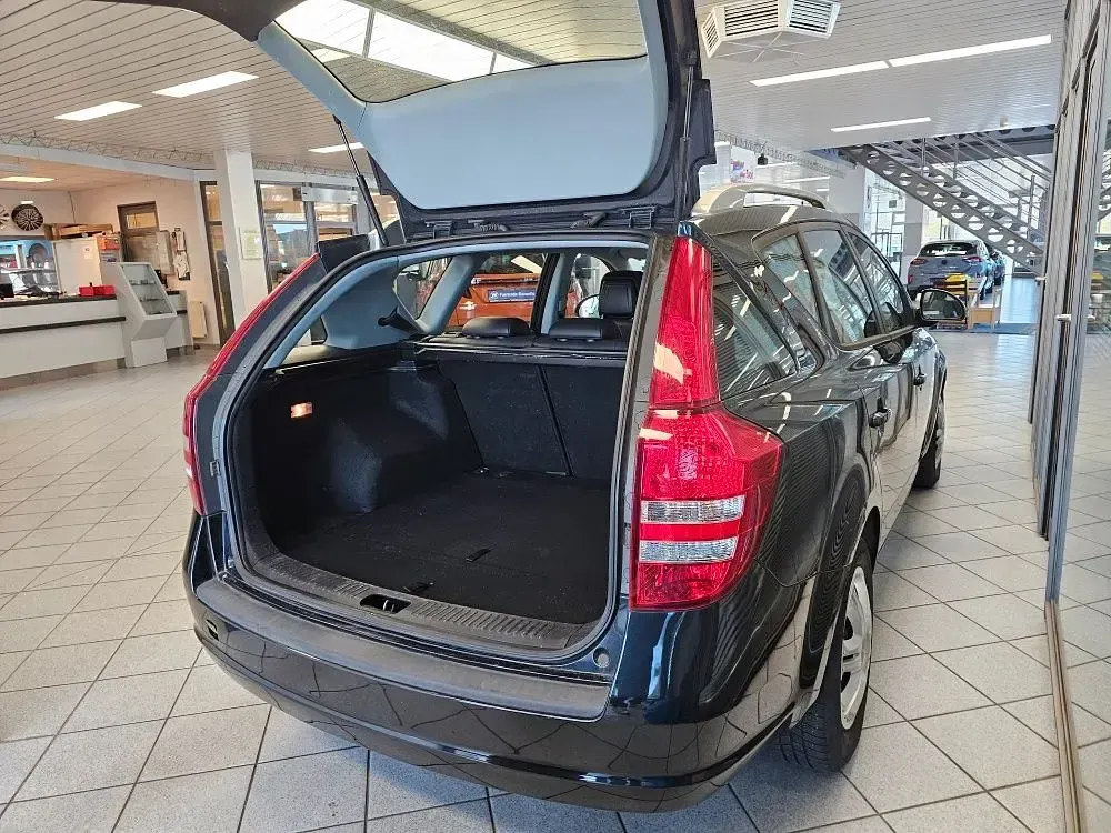 Gebraucht Kia Ceed EX 109 PS (80 kW) 2009 Schwarz Kleinwagen