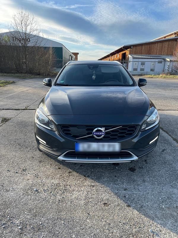 Gebraucht Volvo V60 CC 190 PS (139 kW) 2017 Grau Kombi