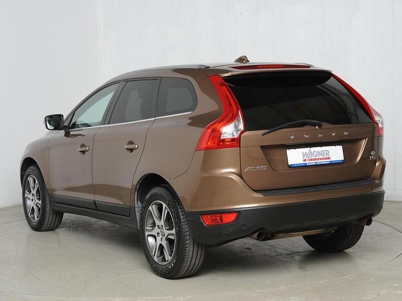 Gebraucht Volvo XC60 Summum 241 PS (177 kW) 2011 Terra bronzemetallic (metallic) SUV